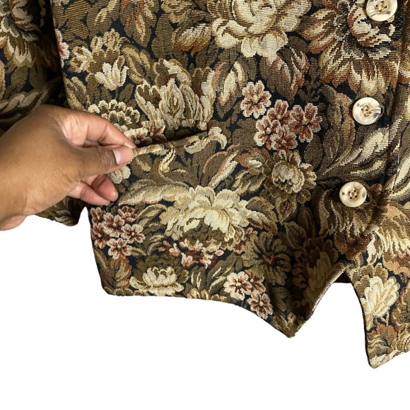American Dream Women's Vintage Flower Motif Linen Blazer - Picture 6 of 9
